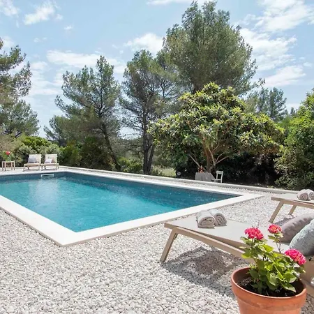 G&g With Swimming Pool *